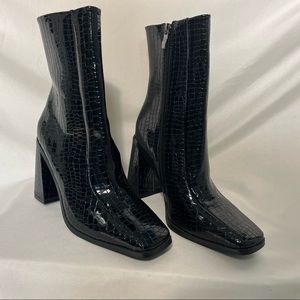 🐊 Faux Croc Alligator Skin Square Toe Angle Block Heel Mid Calf Boots NWOT
